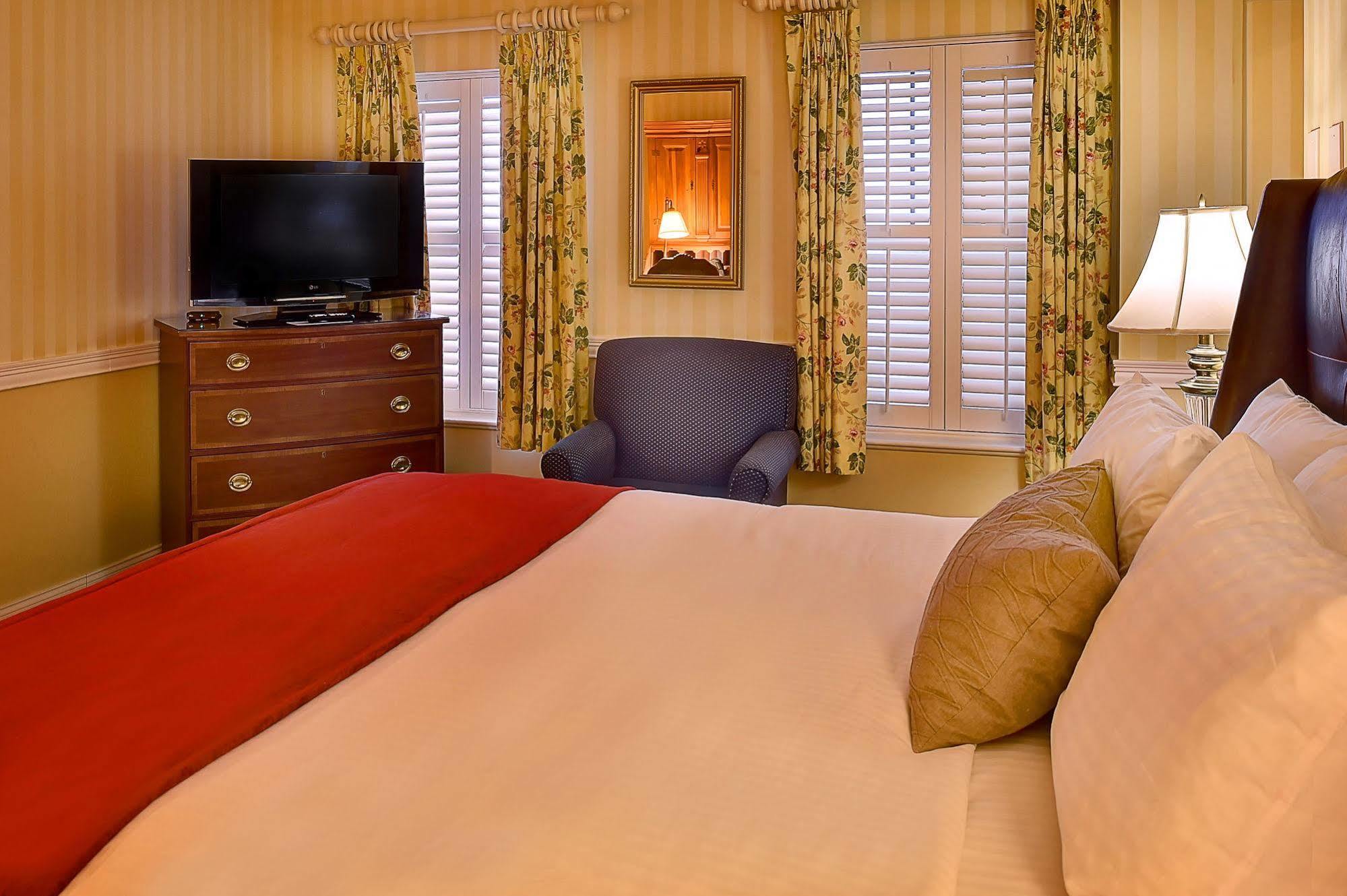Seven Gables Inn, St Louis West, A Tribute Portfolio Hotel Clayton Ngoại thất bức ảnh