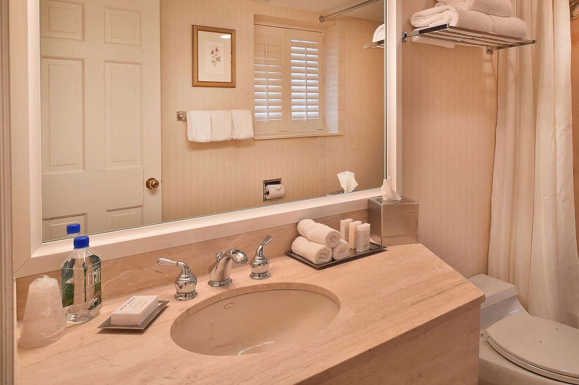 Seven Gables Inn, St Louis West, A Tribute Portfolio Hotel Clayton Ngoại thất bức ảnh