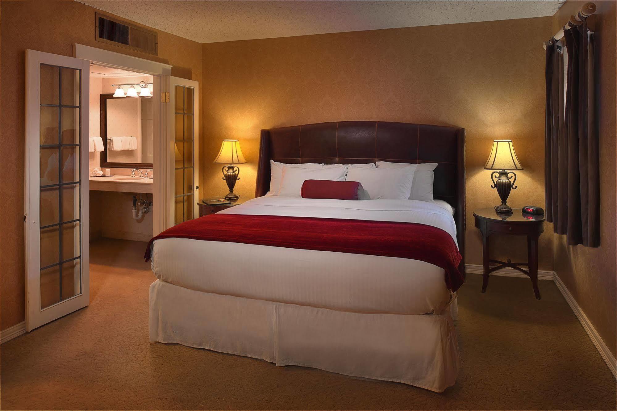 Seven Gables Inn, St Louis West, A Tribute Portfolio Hotel Clayton Ngoại thất bức ảnh